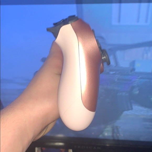 Ps4 controller - Picture 4 of 4